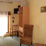 Du Bord Des Eaux - Demi-pension Assuree Sur Reservation