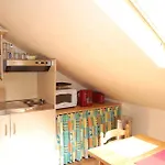 Hotel Du Bord Des Eaux - Demi-pension Assuree Sur Reservation Saint-Amand-les-Eaux