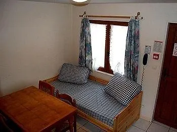 Du Bord Des Eaux - Demi-pension Assuree Sur Reservation 생타망레조