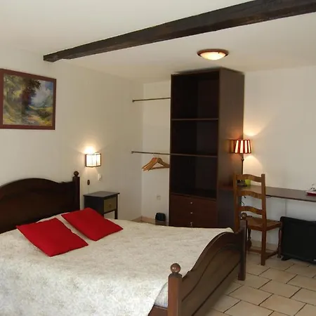 Du Bord Des Eaux - Demi-pension Assuree Sur Reservation 3* 생타망레조