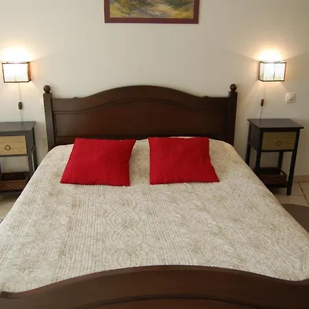 호텔 Du Bord Des Eaux - Demi-pension Assuree Sur Reservation