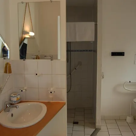 Du Bord Des Eaux - Demi-pension Assuree Sur Reservation サンタマン・レゾー