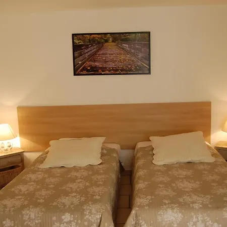 Du Bord Des Eaux - Demi-pension Assuree Sur Reservation Otel 3*