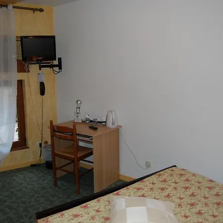 Du Bord Des Eaux - Demi-pension Assuree Sur Reservation 생타망레조