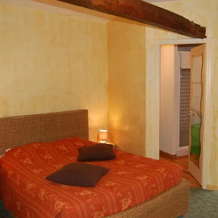 호텔 Du Bord Des Eaux - Demi-pension Assuree Sur Reservation 3*