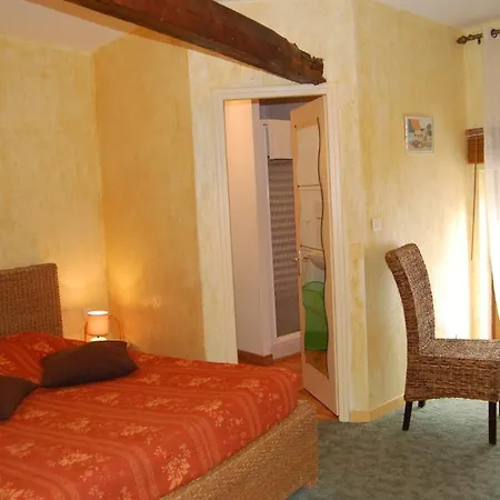 호텔 Du Bord Des Eaux - Demi-pension Assuree Sur Reservation 3*