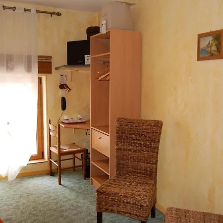 Du Bord Des Eaux - Demi-pension Assuree Sur Reservation