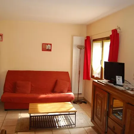 호텔 Du Bord Des Eaux - Demi-pension Assuree Sur Reservation 생타망레조