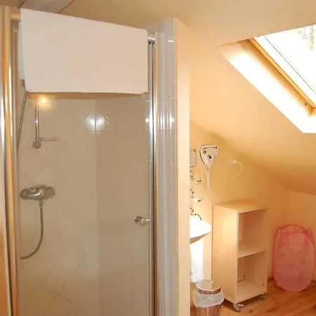 Du Bord Des Eaux - Demi-pension Assuree Sur Reservation 생타망레조