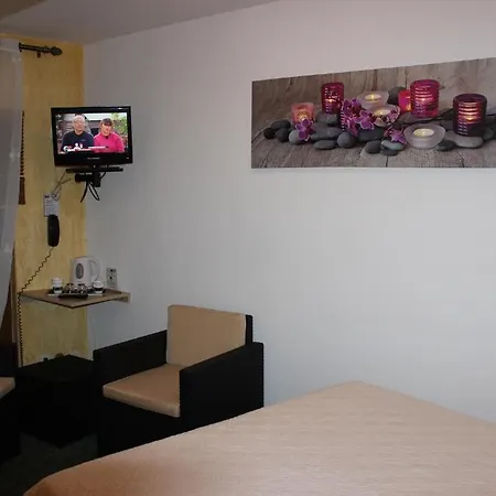 Du Bord Des Eaux - Demi-pension Assuree Sur Reservation 3*