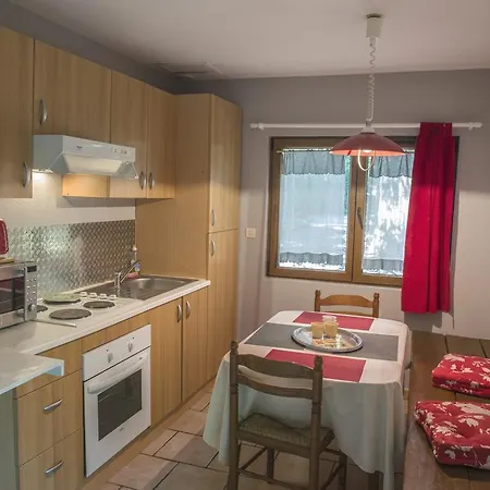 Du Bord Des Eaux - Demi-pension Assuree Sur Reservation 생타망레조