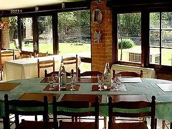 호텔 Du Bord Des Eaux - Demi-pension Assuree Sur Reservation 생타망레조