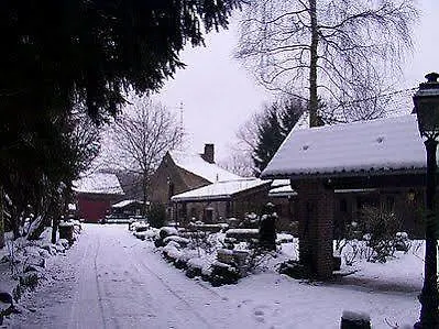 호텔 Du Bord Des Eaux - Demi-pension Assuree Sur Reservation